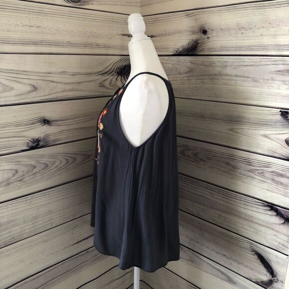 Floral Embroidered Tassel Tank Size Small - Picture 5 of 8
